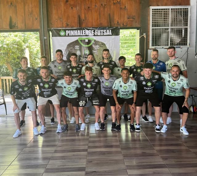 Elenco da Pinhalense Futsal Zagonel é apresentado em evento com patrocinadores