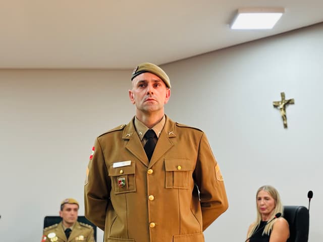 Quatro irmãos na farda: Sandro Hirt assume comando da PM em Pinhalzinho