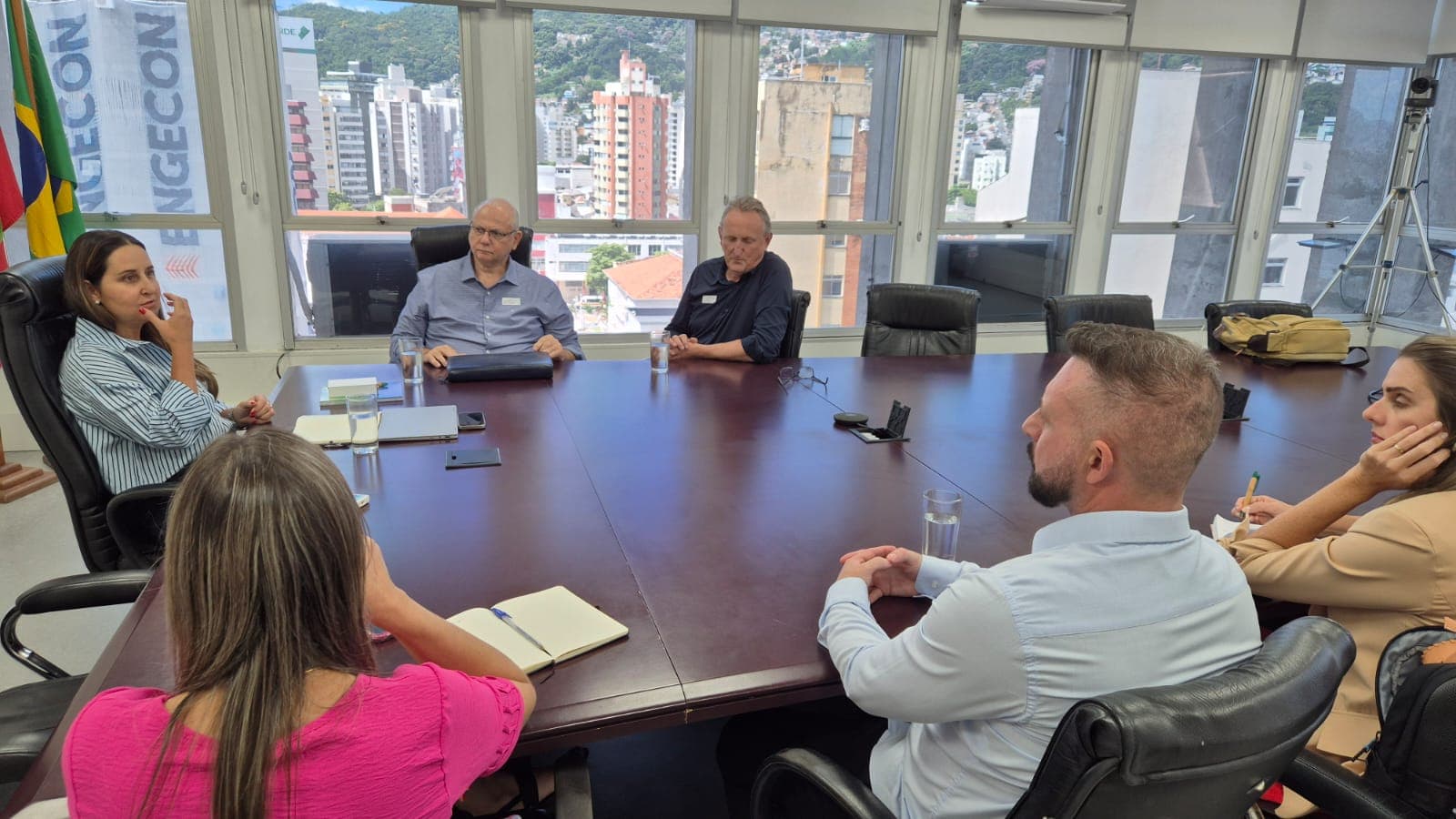 Reunião de dirigentes na AMPESC na Secretaria de Educação (Foto por Ascom)