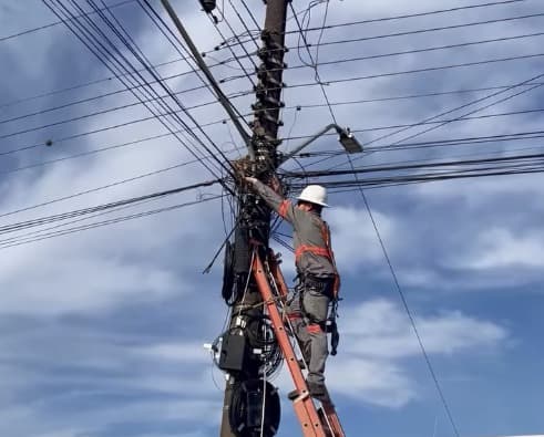 Programa Limpa Fios é iniciado para organizar rede de cabos e aumentar a segurança em Nova Erechim