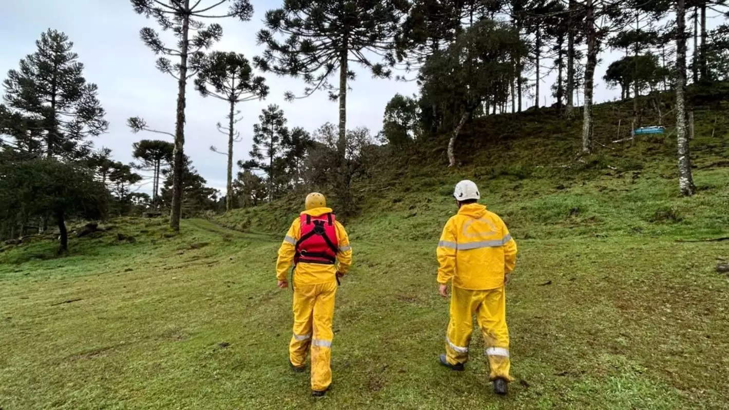 Equipes e FAB realizam operação para encontrar aeronave e ocupantes (Foto por Corpo de Bombeiros)