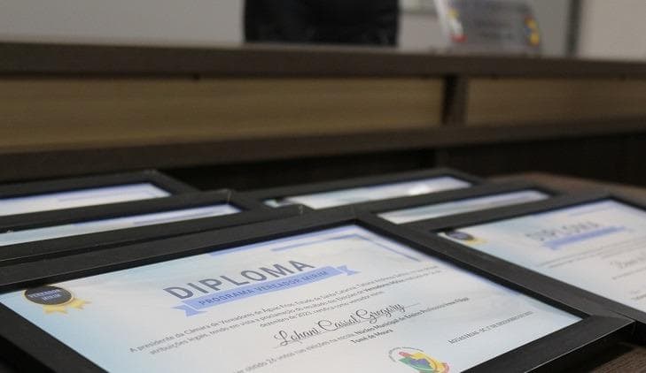 Câmara de Vereadores de Águas Frias empossa novos vereadores mirins nesta quarta-feira