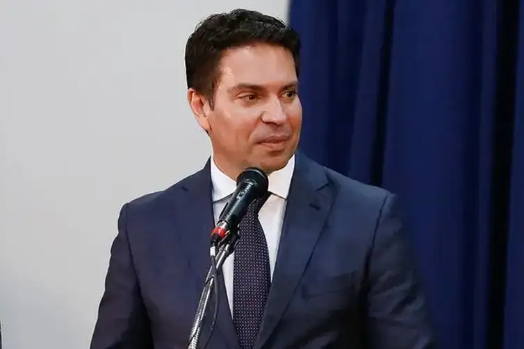 Alexandre Ramagem fugiu do país para escapar da prisão por participação na trama golpista (por Carolina Antunes/Presidência da República)