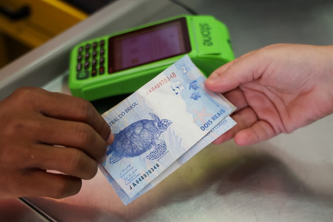 Juros altos freiam investimentos no país, e Santa Catarina aposta em crédito subsidiado para apoiar empreendedores