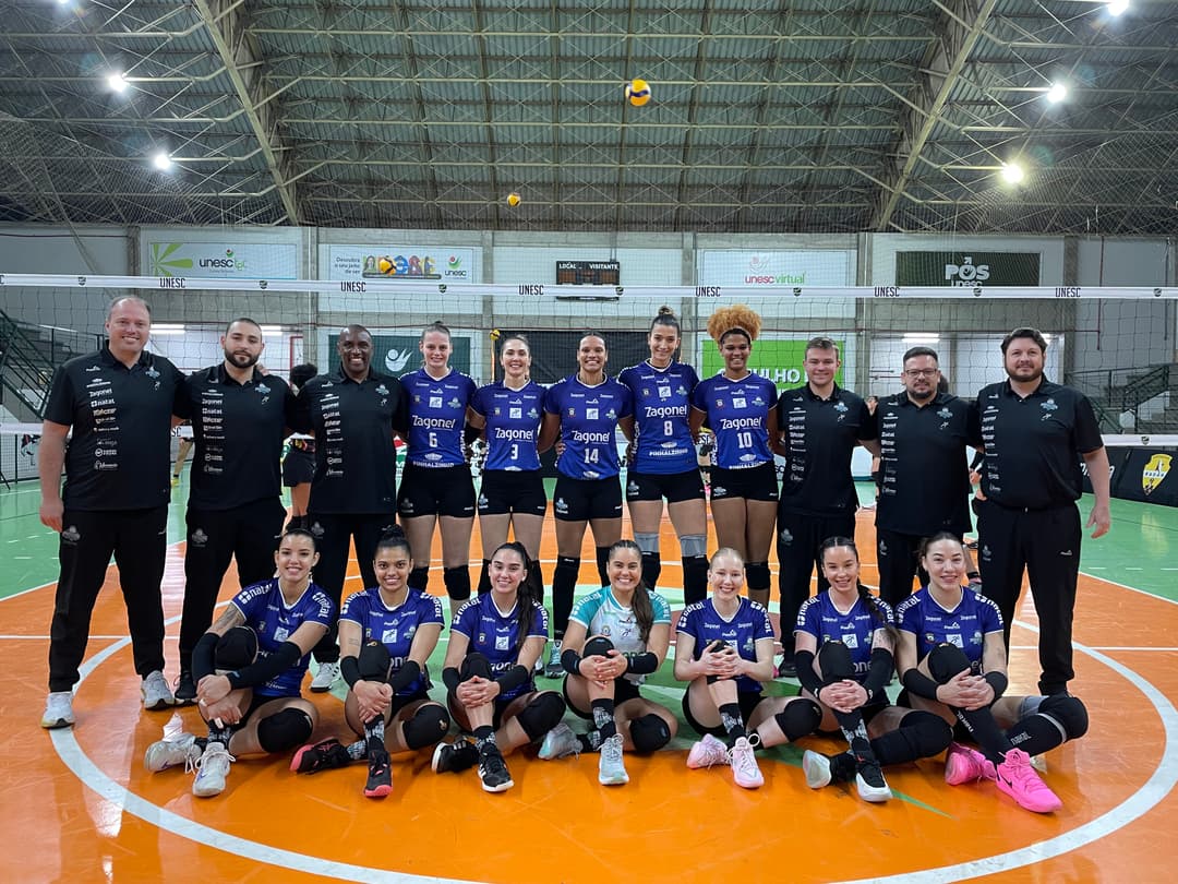 Pinhalense Zagonel Voleibol vence uma, perde outra e soma quatro pontos fora de casa
