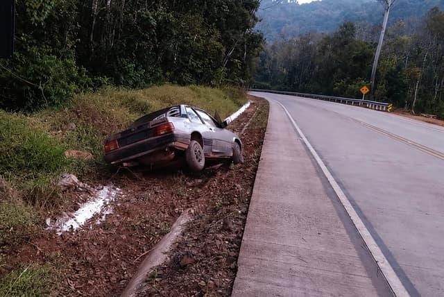 Rapaz perde o controle de Monza na SC-160