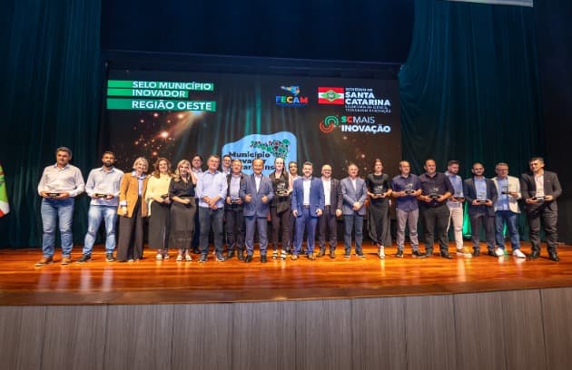 Pinhalzinho recebe Selo Município Inovador Catarinense