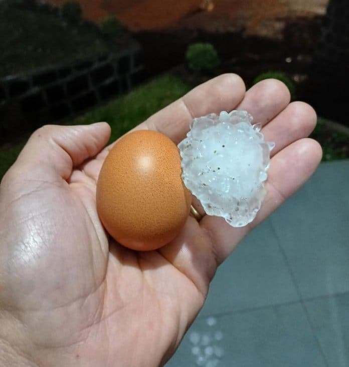 Granizo danificou telhados em Concórdia (Foto por Divulgação)