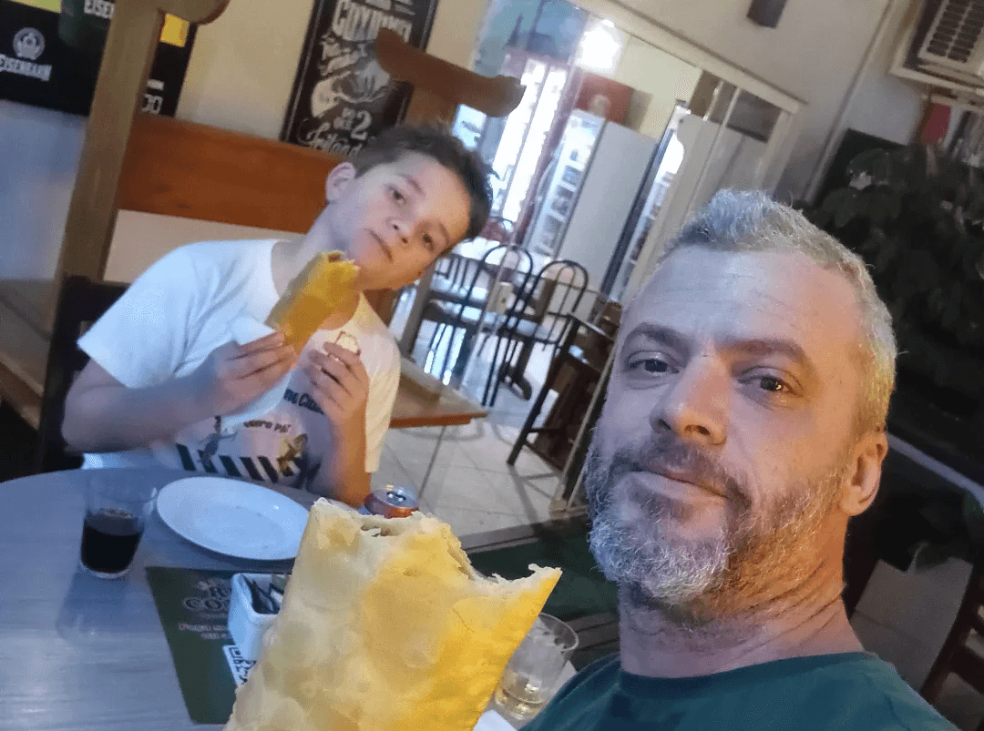 Pai e filho não resistiram aos ferimentos (por Arquivo pessoal)