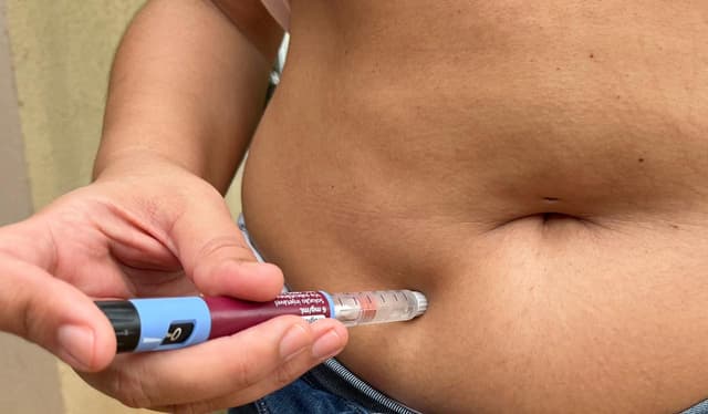 Canetas de emagrecimento ganham popularidade, mas levantam alerta para riscos à saúde