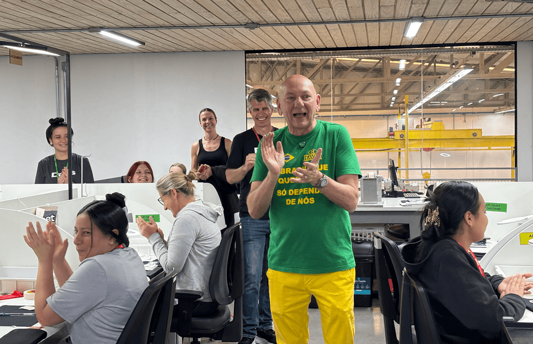 "Véio da Havan" visita Saudades e exalta trabalhadores do Oeste