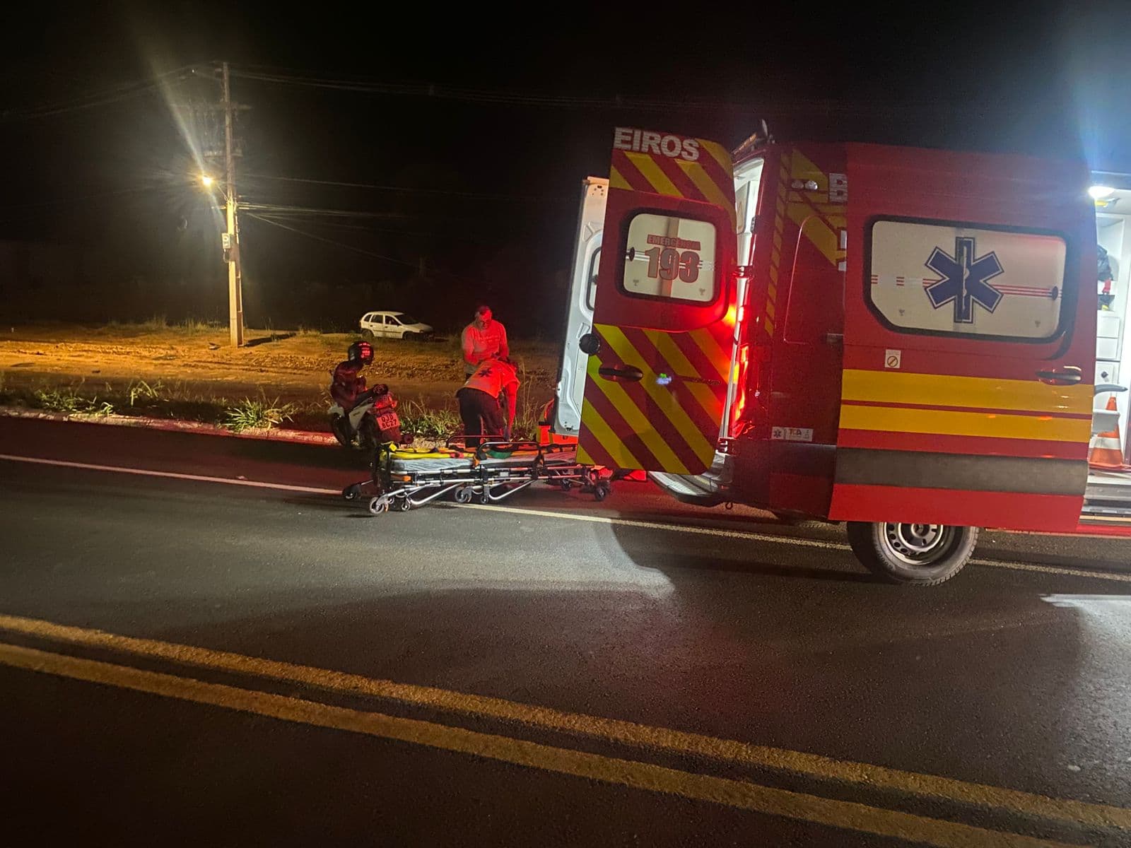 Dois motociclistas ficam feridos após colisão na BR-282 (Foto por Felipe Eduardo Zamboni)