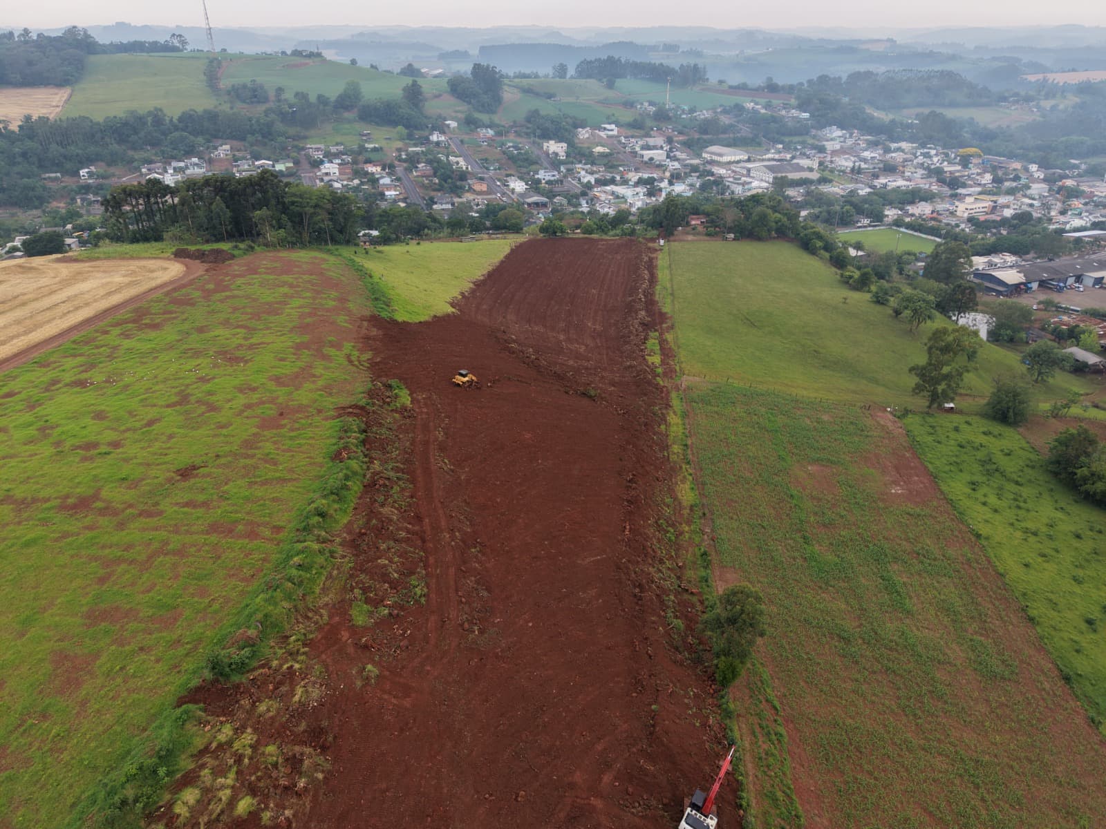 Área de mais de 27 mil metros quadrados é preparada para abrigar 43 lotes urbanos e transformar a habitação no município (Foto por Divulgação)