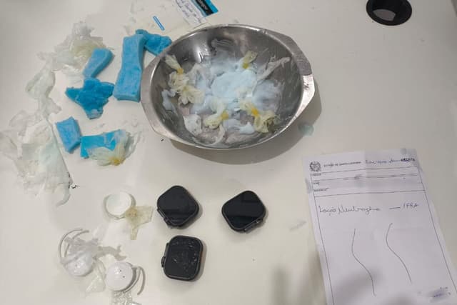 Advogada tenta entrar em presídio escondendo smartwatches dentro de creme