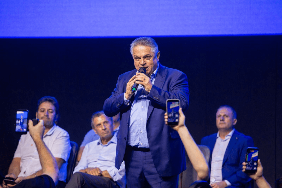 João Rodrigues deixa prefeitura de Chapecó