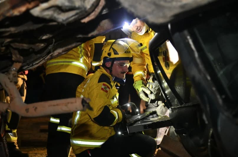 Diante do aumento de acidentes nas estradas, o Corpo de Bombeiros Militar de Santa Catarina reforça medidas simples que ajudam a prevenir riscos e garantir um feriado mais seguro (Foto por Divulgação)