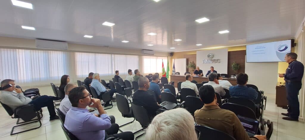 Prefeitos e prefeitas da AMOSC definem nova presidência em assembleia extraordinária (Foto por Ascom)