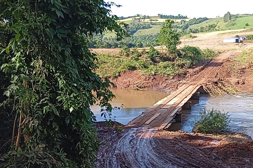 Ponte na divisa entre Sul Brasil e Irati é liberada para o tráfego