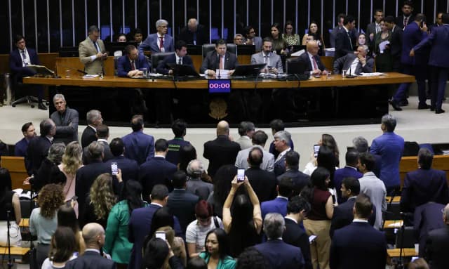 Escala 6x1: Senado marca votação de PEC que prevê dois dias de descanso por semana