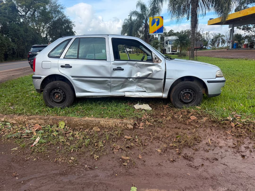 Colisão entre Gol e Creta é registrada na BR-282 em Nova Erechim
