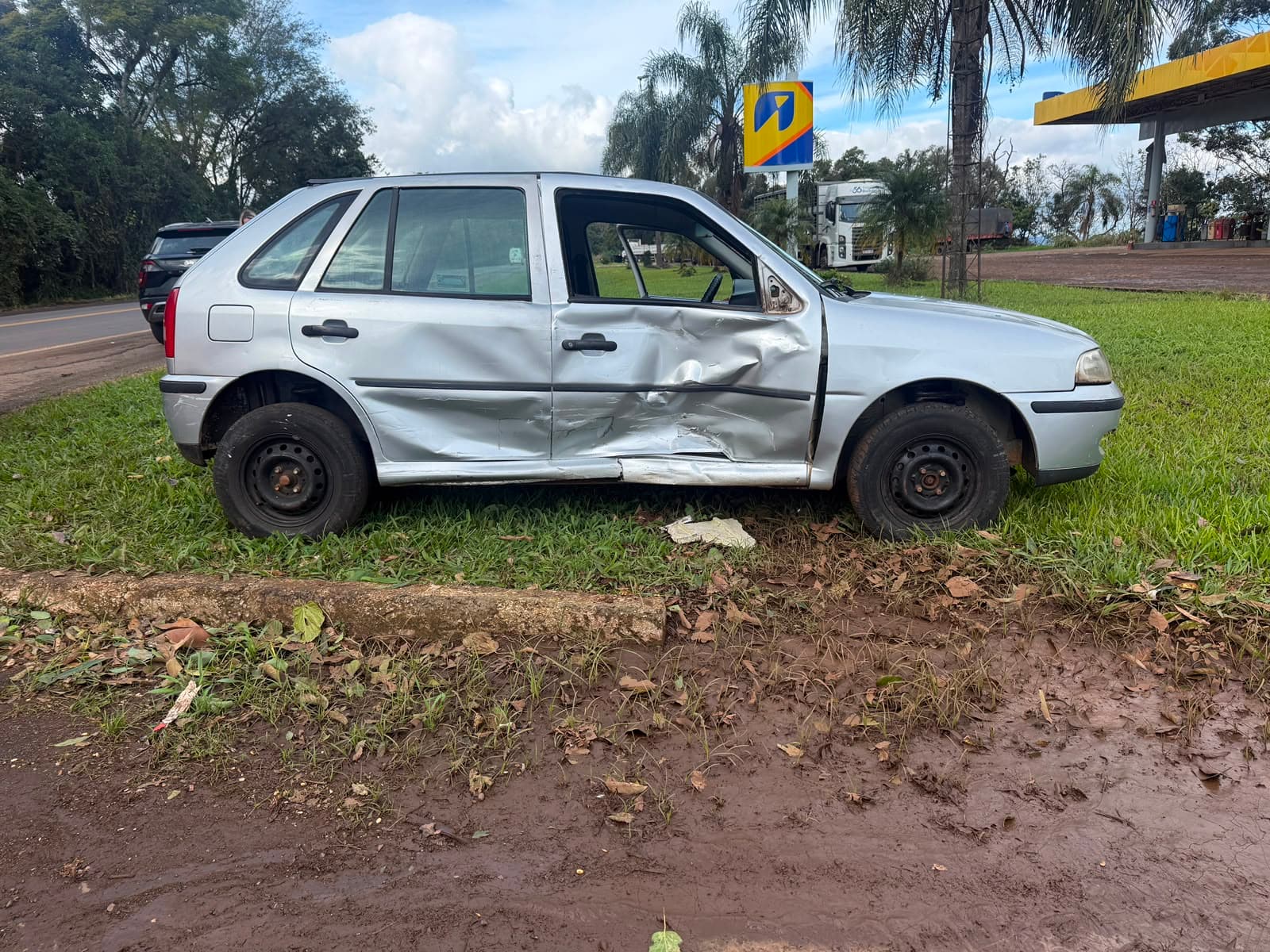 Colisão entre Gol e Creta é registrada na BR-282 em Nova Erechim