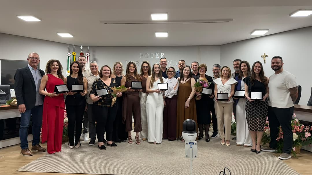 Mulheres empreendedoras de Pinhalzinho são homenageadas por suas trajetórias e contribuição ao município
