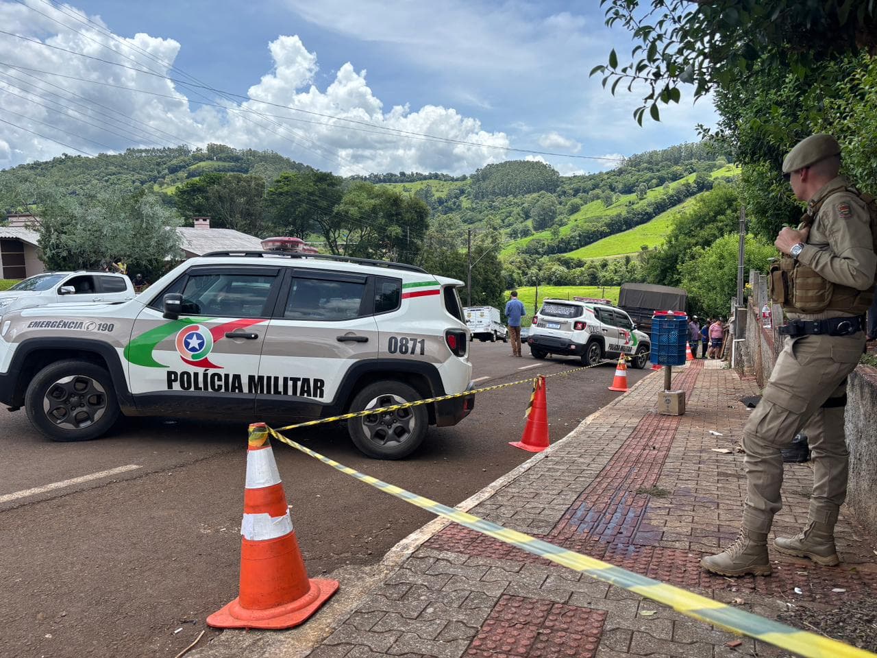 Família é morta em União do Oeste e suspeito morre em confronto com a polícia (Foto por Henrique Paulo)