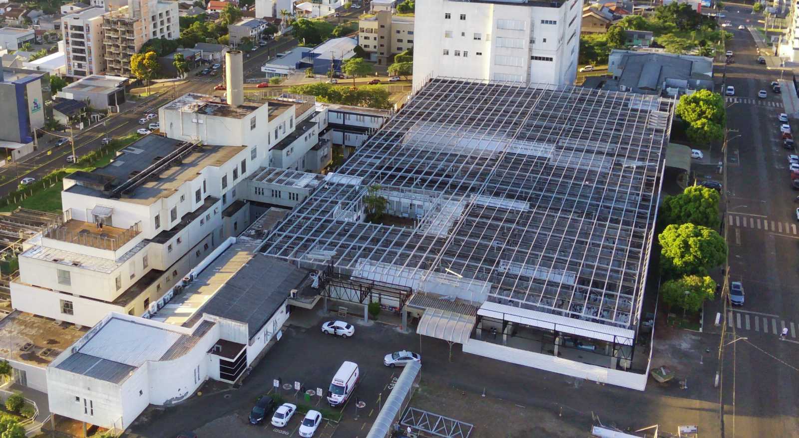 Governo do Estado investe na modernização do telhado do HRO em Chapecó (Foto por Comunicação/HRO)