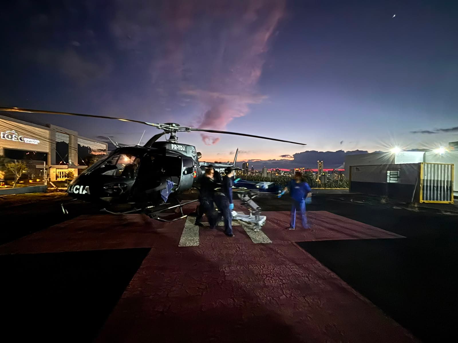 Paciente com infarto é levado de helicóptero de Coronel Freitas a Chapecó (Foto por SAER/FRON)