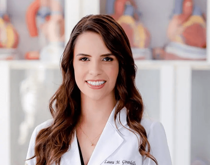 Dra. Laura Girardello passa a integrar a equipe, reforçando o atendimento e a qualidade dos serviços de saúde oferecidos à população (Foto por Divulgação)