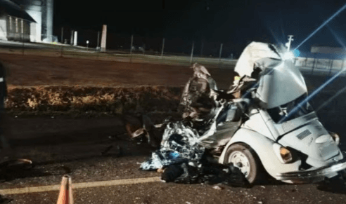 Pais reconhecem veículo em acidente e descobrem morte do filho