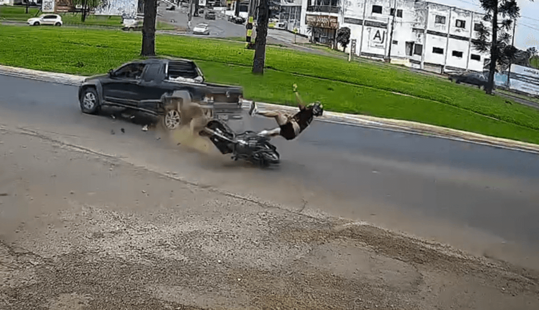 IMPRESSIONANTE: Câmera mostra violenta batida em Pinhalzinho