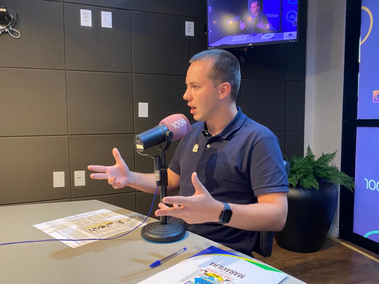 Secretário de Esportes de Maravilha esteve na RCO falando sobre a competição (Foto por Felipe Eduardo Zamboni)