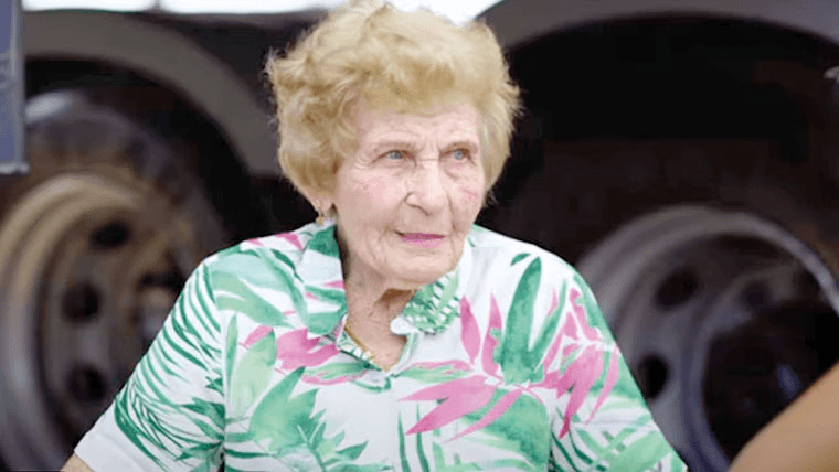 Mulher foi pioneira no transporte rodoviário (Foto por Divulgação)