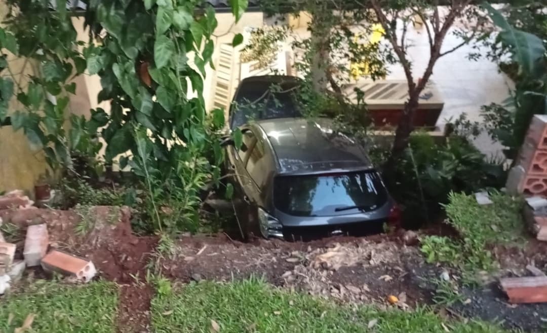 Quatro idosas ficam feridas em saída de pista