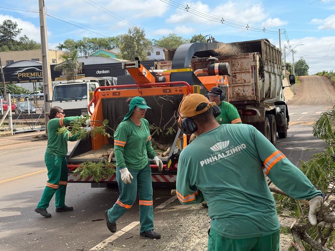 Triturador de galhos amplia eficiência dos serviços urbanos e permite reaproveitamento de resíduos