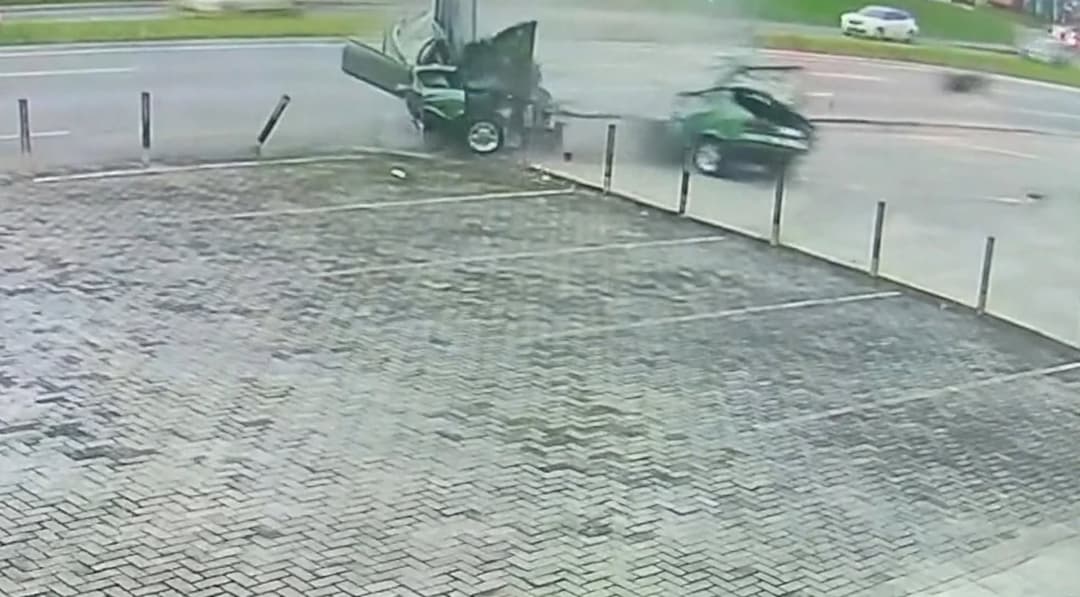 Passat parte ao meio no Paraná