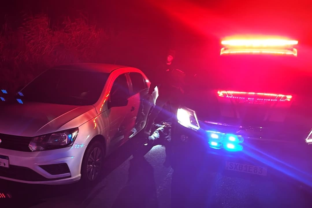 PRF apreende 300 kg de maconha em carro roubado no Oeste de SC