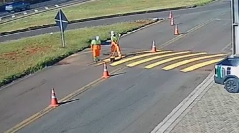 Pintura de quebra-mola dura poucas horas no Paraná