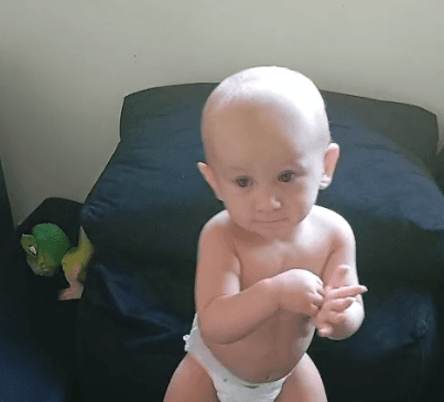 Bebê celebra recuperação de UTI dançando ao som de Xiru Missioneiro