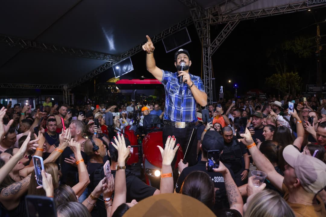 Show de Fernando e Sorocaba marca a Fepar 2025 como uma das maiores feiras de todos os tempos