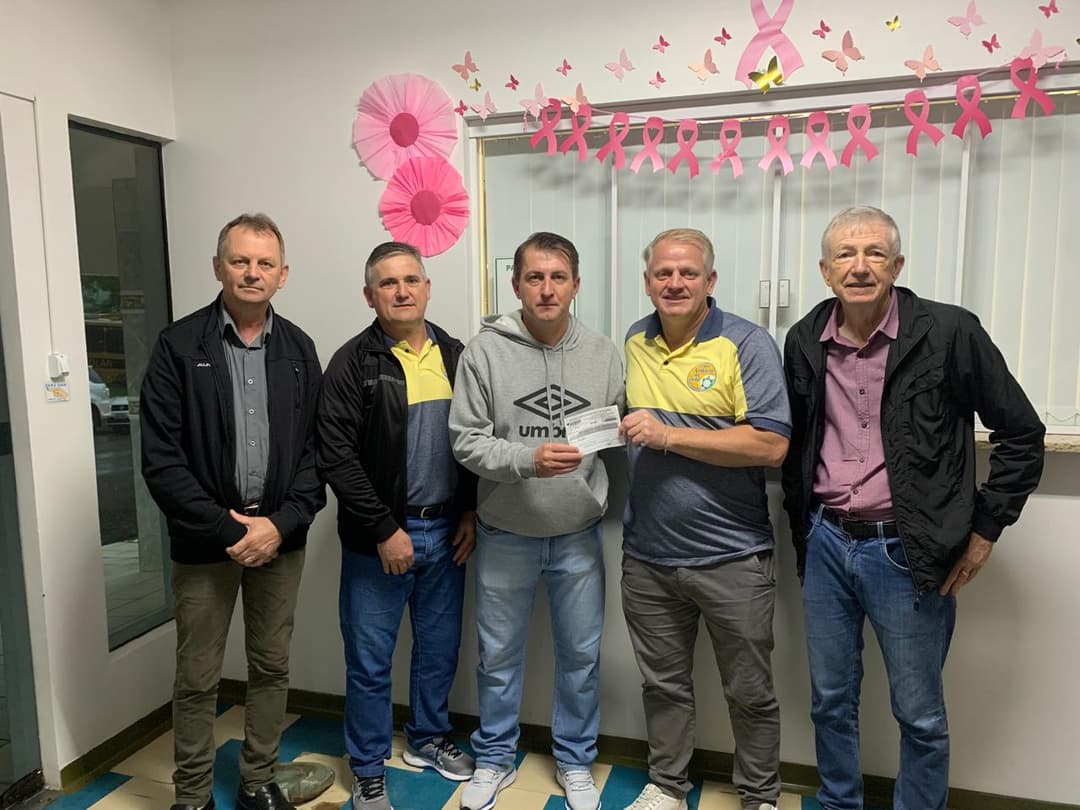 Associação Amigos da Bola doa R$ 1 mil ao Hospital de Saudades