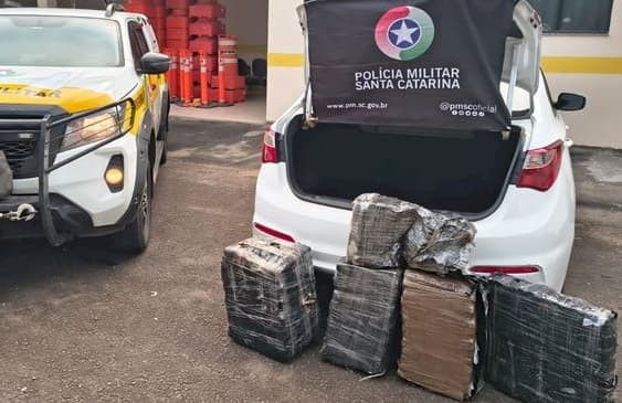 Motorista abandona quase 100 kg de maconha em Campo Erê