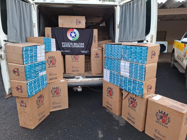 Mulher é presa com mais de 40 mil maços de cigarros contrabandeados em Xanxerê