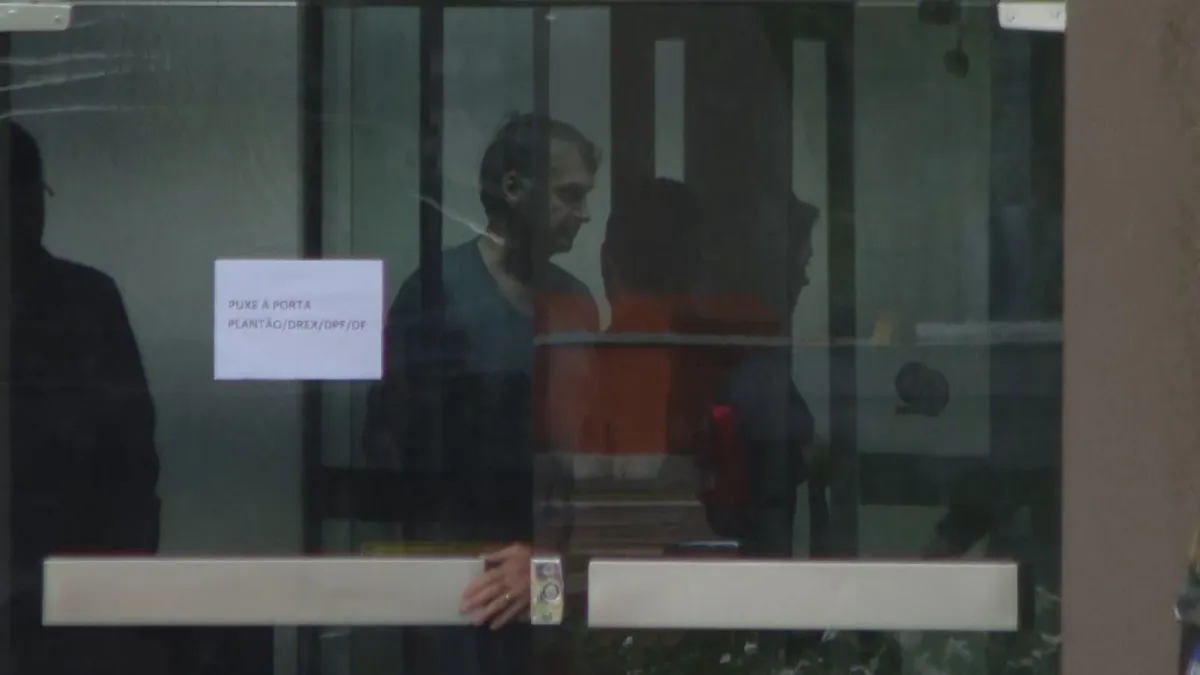 Bolsonaro aparece pela primeira vez após prisão na Superintendência da PF (por CNN Brasil)