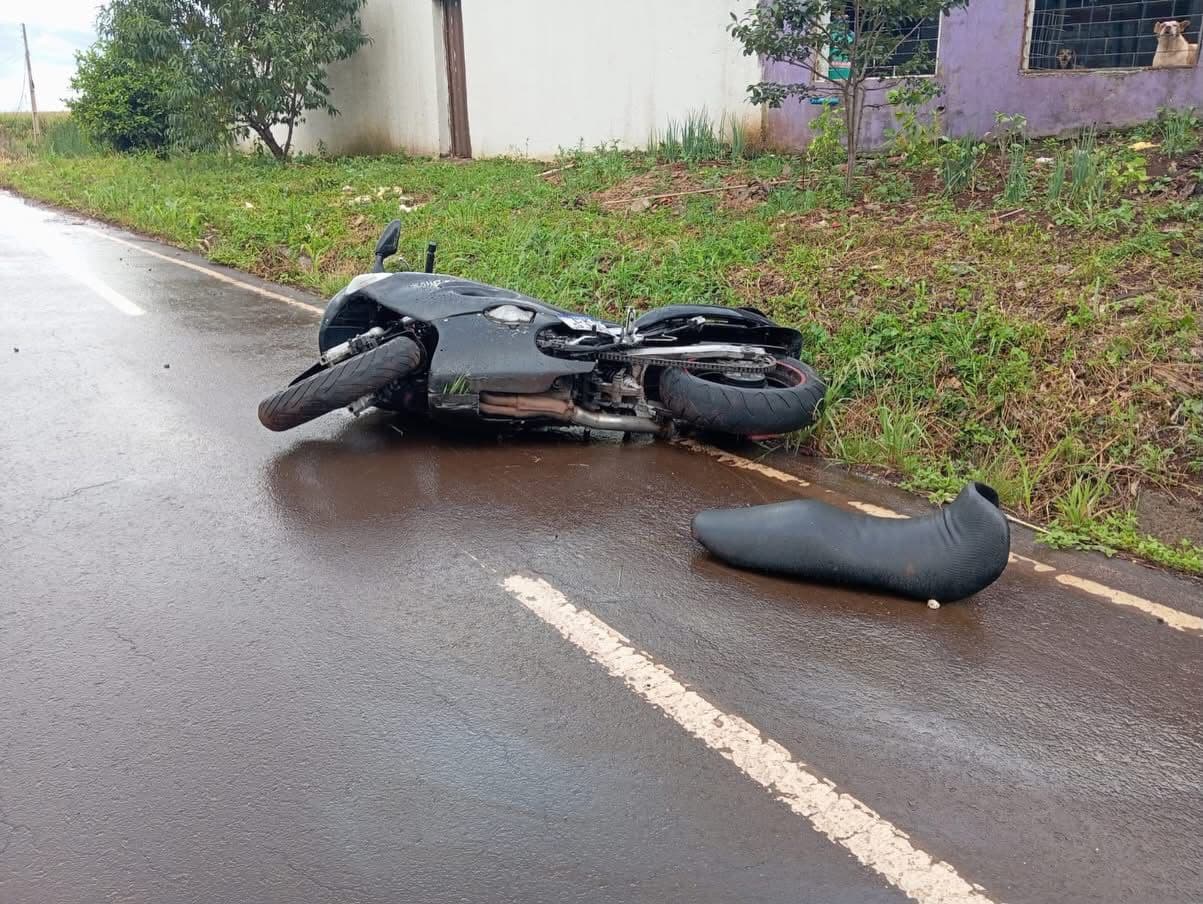 Vítima conduzia moto de alta cilindrada (Foto por Polícia Militar Rodoviária)