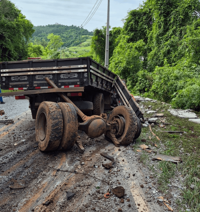 Caminhoneiro perde a vida em tragédia no interior de Itapiranga