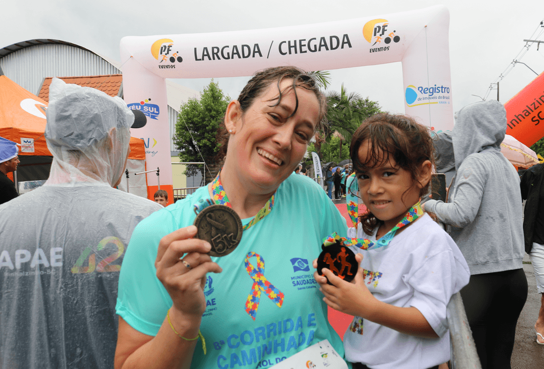 Atletas encaram provas de até 42 km em apoio ao autismo