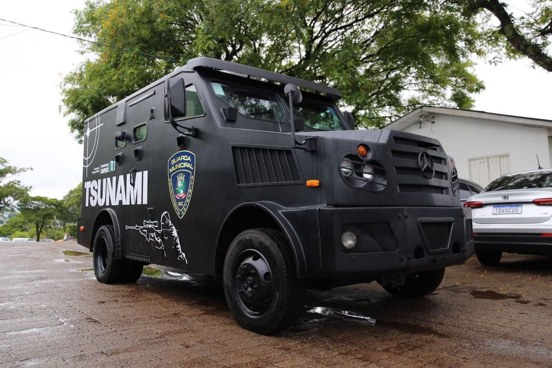 Guarda Municipal ganha blindado capaz de resistir a tiros de fuzil