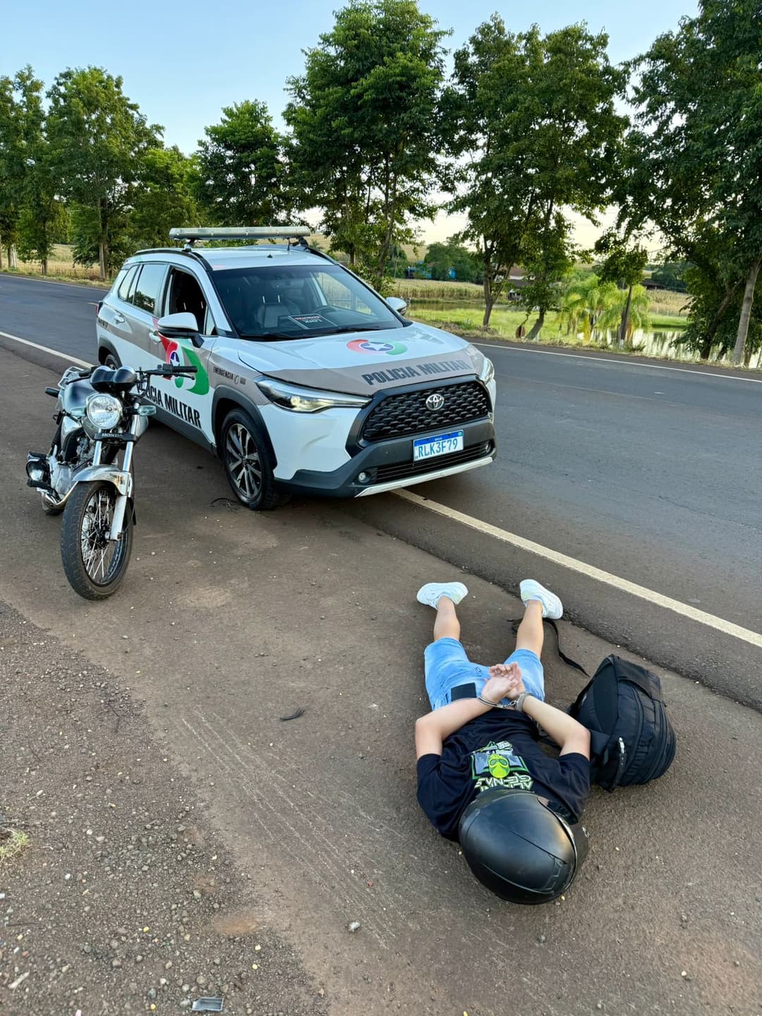 Motociclista é flagrado pela Polícia Militar ao realizar manobras perigosas em Pinhalzinho